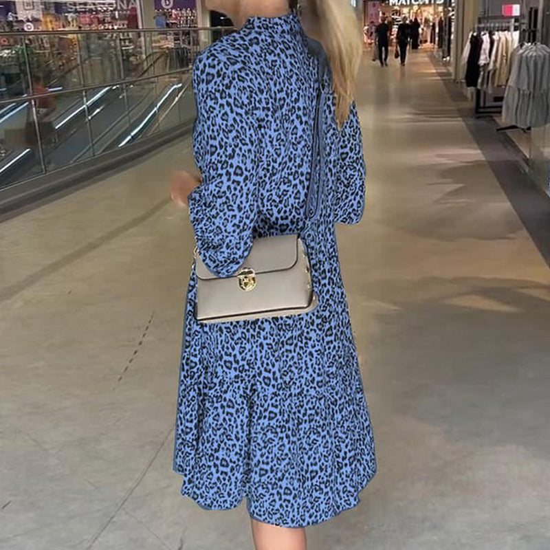 🌸Sommar Hot Sale 50%OFF🌸 Trendig klänning för kvinnor med leopardtryck och V-hals med lös passform